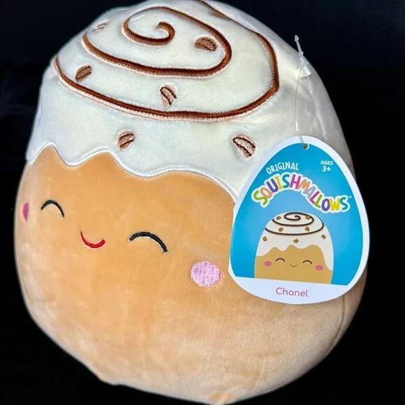 SOLD NWT Rare Chanel 8" The Cinnamon Roll Eyes Closed Squishmallow‎ - Picture 2 of 5
